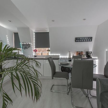 Parade Gardens Boutique Apartments- Central, Grade I Listed, 4K Tvs, Hidden Views Bath Exterior photo