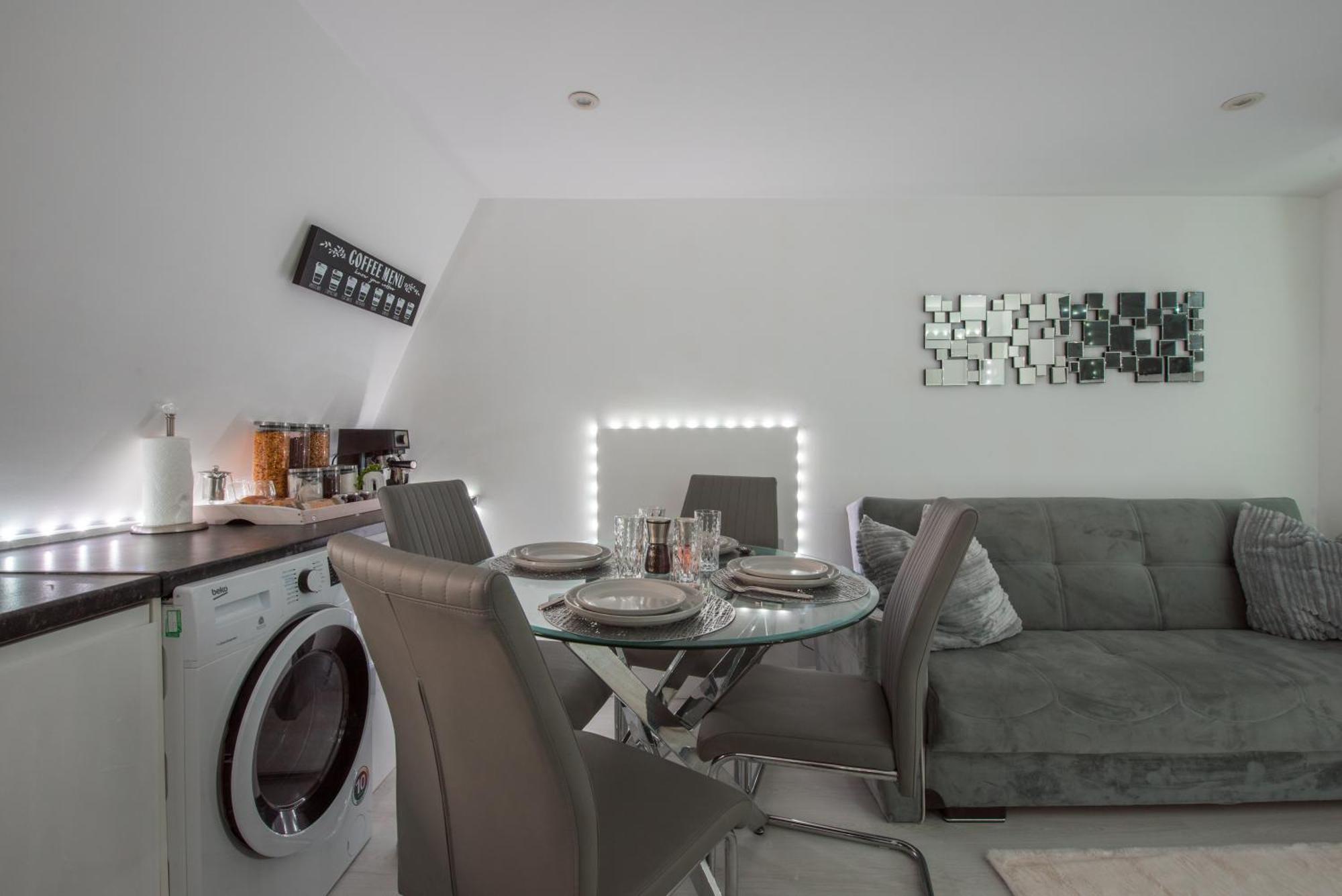 Parade Gardens Boutique Apartments- Central, Grade I Listed, 4K Tvs, Hidden Views Bath Exterior photo